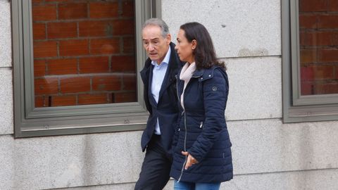 Numerosos familiares y amigos acudieron a dar el p�same por la muerte de Mariano Rajoy Sobredo
