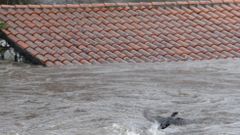 En Ponte Maceira, el nivel del r�o Tambre subi� casi dos metros en las �ltimas 24 horas. Hay preocupaci�n entre los vecinos ante el riesgo de inundaci�n.
