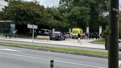Policía Nacional y Local en la entrada del parque de Santa Margarita. También acudió hasta el punto una ambulancia
