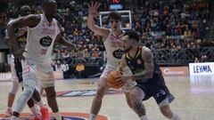 D�dac Cuevas, durante el partido ante el COB, con la mejor entrada del curso en el Coliseum. 
