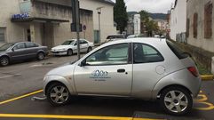 El m�dico y la enfemera del servicio de ADO se trasladan a los domicilios de los pacientes en un turismo que est� aparcado en el HCV