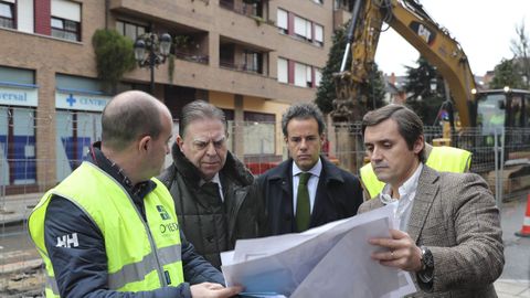 Canteli y Cuesta, en el inicio de la obra de la glorieta de Cruz Roja