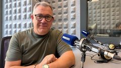 Fernando Carrasco, director de la agencia de viajes R�a del Burgo, organiza excursiones de grupos y logr� que diez autobuses y 500 personas viajen a nuestra ciudad desde distintos puntos de Galicia para asistir al musical �Mamma mia!� y, de paso, dar una vuelta por A Coru�a.  