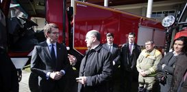 Feijoo presidi� la entrega de 57 nuevas motobombas, 14 para concellos y 43 para distritos forestales. 