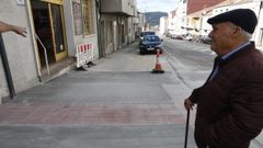 Salvo por el pavimento podotctil, las baldosas fueron sustituidas por hormign.
