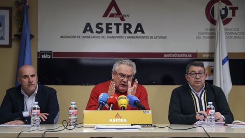 El presidente de la Asociaci�n de Empresarios del Transporte y Aparcamientos de Asturias (Asetra)