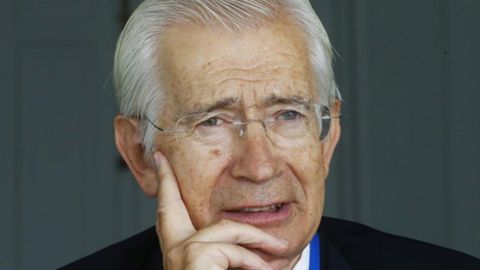 �scar Alzaga presentar� su libro sobre la Transici�n en A Coru�a.