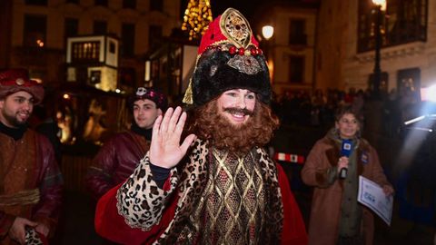 Cabalgata de los Reyes Magos en Oviedo 2025