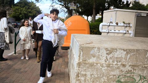 Ciudadanos israel�es buscando refugio ante la posible respuesta de Ir�n