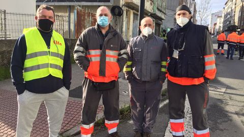 DE IZQUIERDA A DERECHA: JOS� D�AZ, V�CTOR GARC�A, RAM�N FORNOS Y JULIO G�MEZ, TRABAJADORES DE KAEFER