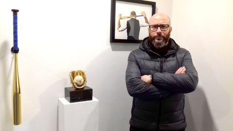 Avelino Sala, con una de las piezas de �This Perfect Day�. en Gema Llamazares