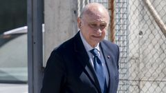 El exministro del Interior Jorge Fern�ndez D�az, a su salida al primer d�a del juicio de la Operaci�n Kitchen, en la Audiencia Nacional.