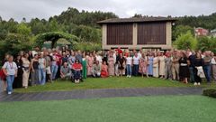 Imagen de grupo de los participantes en el homenaje al profesor Jes�s Fern�ndez Cal por su jubilaci�n