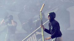 Panathinaikos - Olympiakos: La violencia entre aficionados, en im�genes