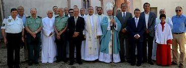 La coronaci�n de la Milagrosa fue el punto de encuentro de las autoridades civiles, religiosas y militares.