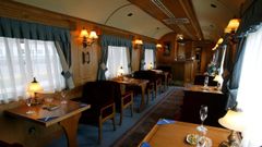 Interior del tren Transcant�brico Gran Lujo de Renfe, que une San Sebasti�n con Santiago.