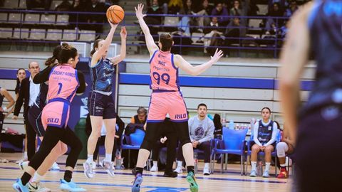 Acci�n del partido disputado en el pabell�n Europa.