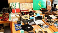 Material intervenido a los sospechosos de los asaltos en viviendas de Tomeza y Sanxenxo. 