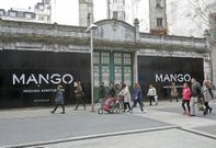 La rehabilitaci�n del edificio tiene que mantener la fachada y la pendiente de la cubierta. 