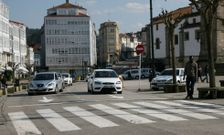 Desde la tarde de ayer, la plaza Garc�a Naveira tiene un �nico sentido en el tr�fico. 