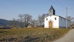 N�cleo de Navallo, con su iglesia