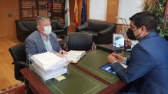 El delegado de la Xunta recibe al alcalde de Cenlle