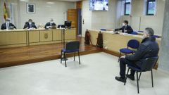El exjefe de la Polic�a Local de Padr�n, Francisco Javier Abeij�n, durante el juicio en la secci�n compostelana de la Audiencia Provincial