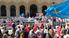 Los trabajadores de Capsa llevan sus protestas a las calles de Oviedo