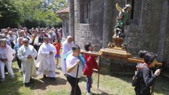 Procesi&oacute;n alrededor de la ermita, en la romer&iacute;a del a&ntilde;o pasado