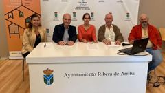 Fern�ndez Coto, segundo por la derecha, es presidente de la asociaci�n Horrea