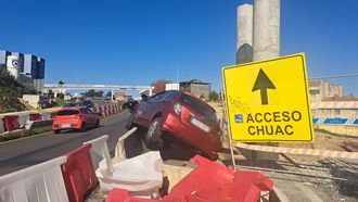 Veh�culo accidentado frente al Chuac