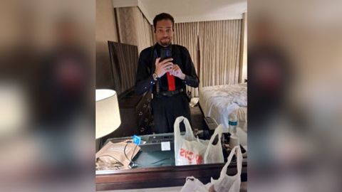 Selfi realizado por Cole Thomas Allen, antes de atacar en la cena de corresponsales, en el hotel Hilton de Washington