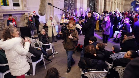 Los soportales de Mar�a Pita se llenaron para ver el espect�culo.