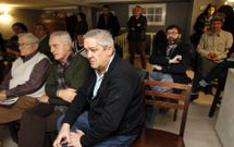 La asamblea del s�bado fue un jarro de agua fr�a para quienes apostaban por unir fuerzas en Vilagarc�a. 