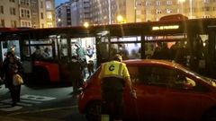 Marquesina ocupada por veh�culos en ronda de Outeiro