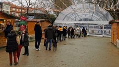Cola en la �ltima jornada de la pista de hielo del Cant�n