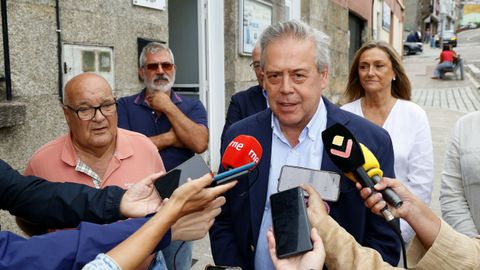 El conselleiro de Sanidade, Antonio G�mez Caama�o, respondiendo a los medios en una imagen de archivo. 