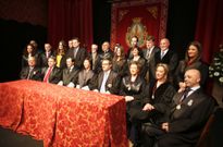 La Junta de Gobierno del ICAF con los nuevos colegiados y los homenajeados. 