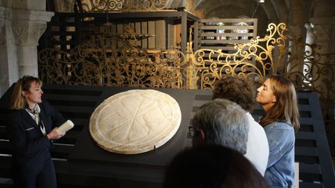 El Museo Diocesano de Lugo est� dentro de la propia Catedral y tiene piezas relevantes, como el Crism�n de Quiroga