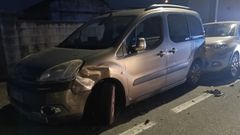 Uno de los veh�culos da�ados esta noche en Cambados