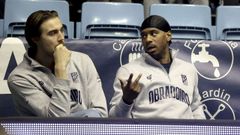 Los lesionados Lundqvist y Speight, en el partido del Obradoiro ante el Cartagena