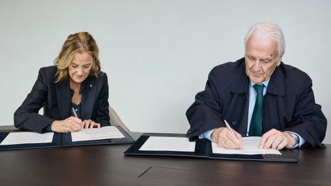 La Fundaci�n Amancio Ortega ha acogido la firma del convenio de colaboraci�n, en donde ha estado presente la presidenta de la fundaci�n, Flora P�rez Marcote, y el presidente de Aspronaga, Nicanor �lvarez �lvarez