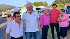 Jos� Antonio Land�n, segundo por la izquierda, el domingo, en un acto en el que asegura que recibi� apoyos para seguir adelante con su proyecto pol�tico. 