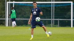 Miguel Linares durante un entrenamiento con el Real Oviedo