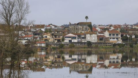 Anegaciones en Co�mbra tras la rotura de un dique
