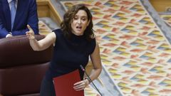 La presidenta de la Comunidad de Madrid, Isabel D�az Ayuso, en el pleno de la Asamblea.
