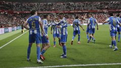 Los jugadores del Deportivo festejan el gol de Dani Barcia en El Molin�n. 