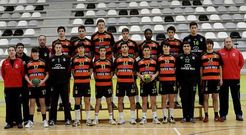 El equipo del Cl�nica Deza, campe�n gallego juvenil, participar� desde hoy en un torneo internacional.