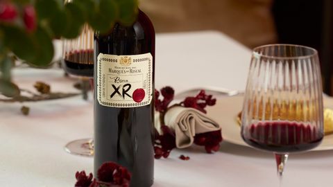 XR de Marqués de Riscal y copa Bormioli Rocco
