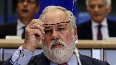 Miguel Arias Ca�ete durante la comisi�n parlamentaria de idoneidad para el cargo celebrado en el Parlamento Europeo en Bruselas